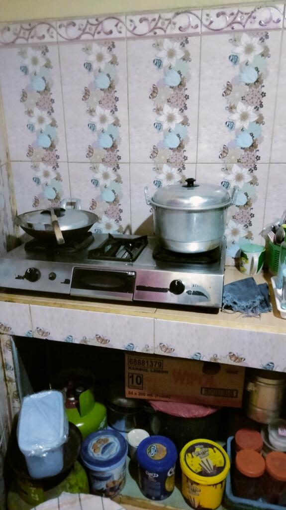 Dapur Minimalis Penuh Kenangan