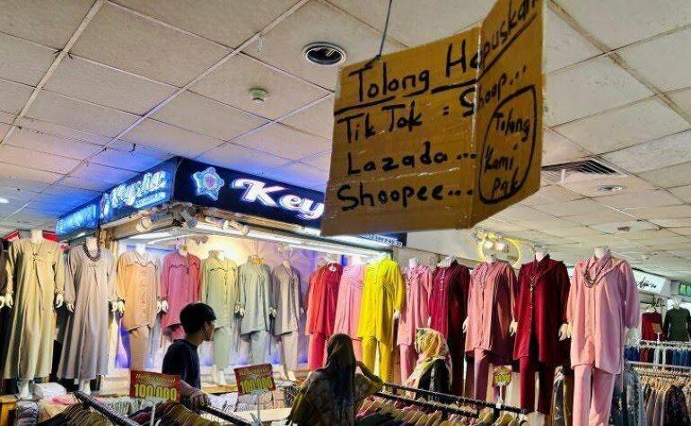 Ngelunjak! Pedagang Tanah Abang Kini Minta SHOPEE dan LAZADA Ikut Ditutup!