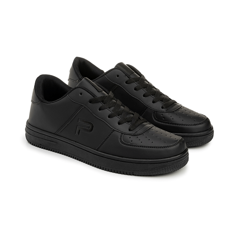 Simpel Tapi Kece! 8 Rekomendasi Sepatu Full Black Brand Lokal