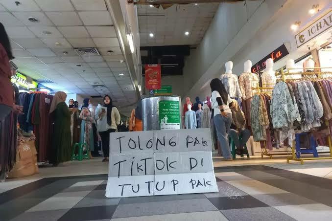 TIKTOK SHOP Kembali BUKA di Bulan November! Pedagang Tanah Abang Kena PRANK?