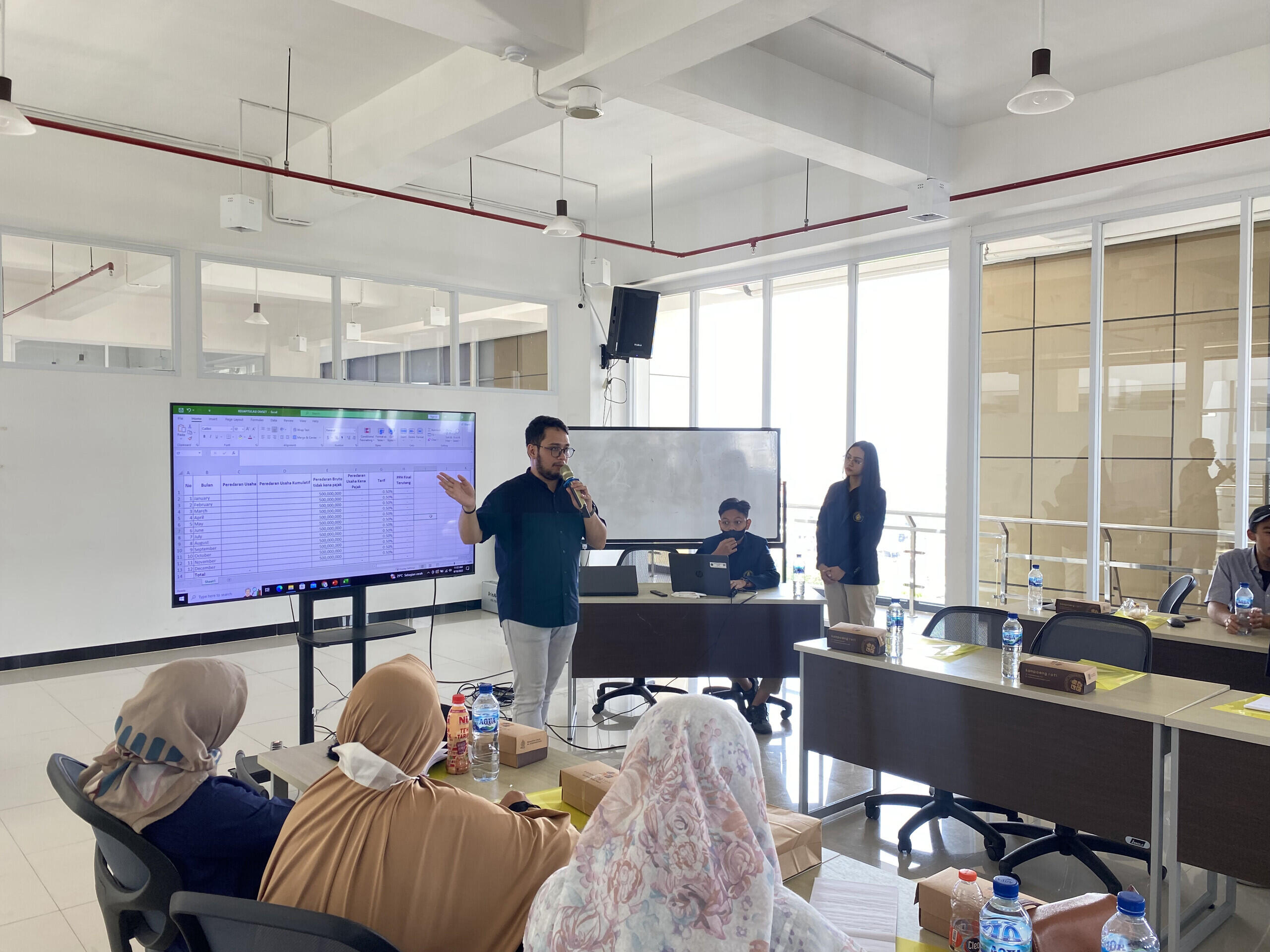 Kegiatan Abdi Dharma FEB UB 2023: Pendampingan Pembayaran Pajak Final Bagi UMKM