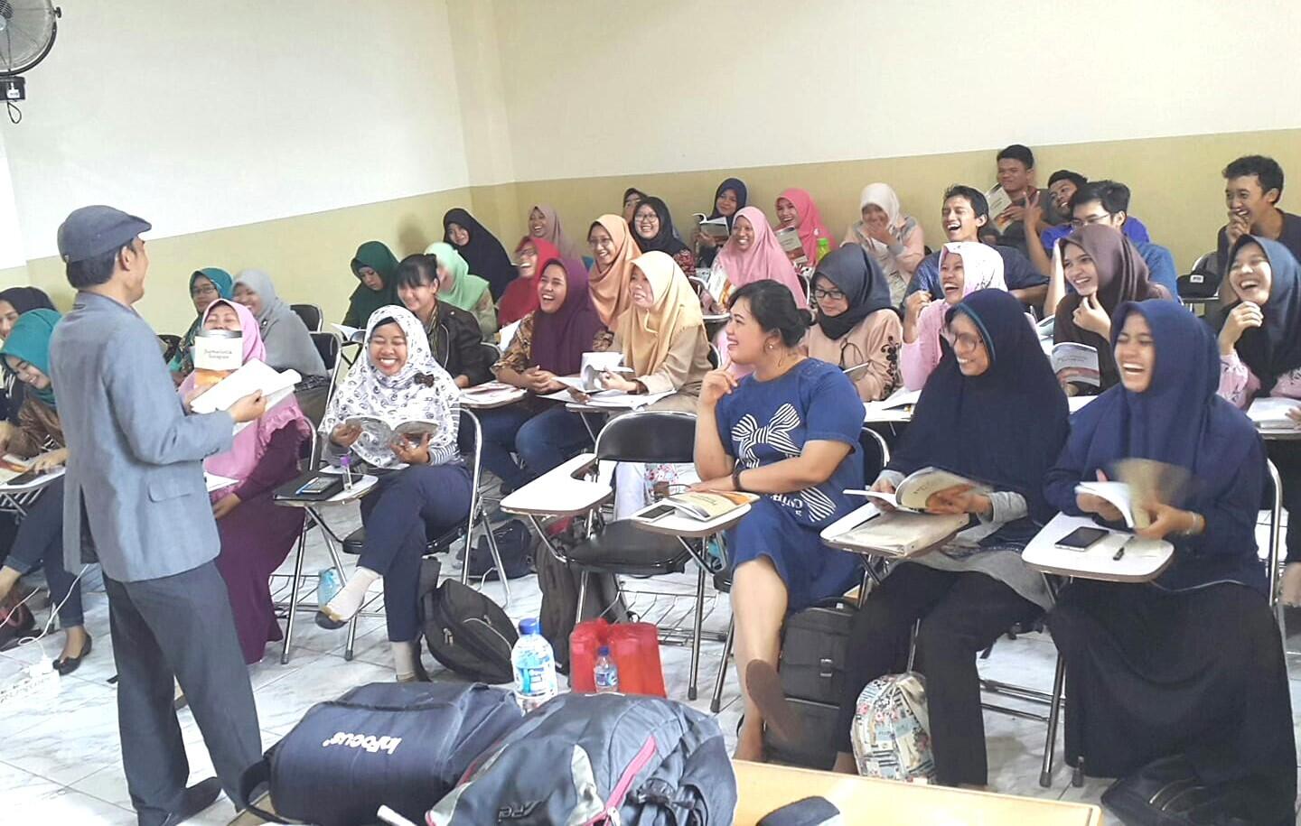 Seperti Mahkamah Keluarga, Taman Bacaan Itu Pertarungan Kawan