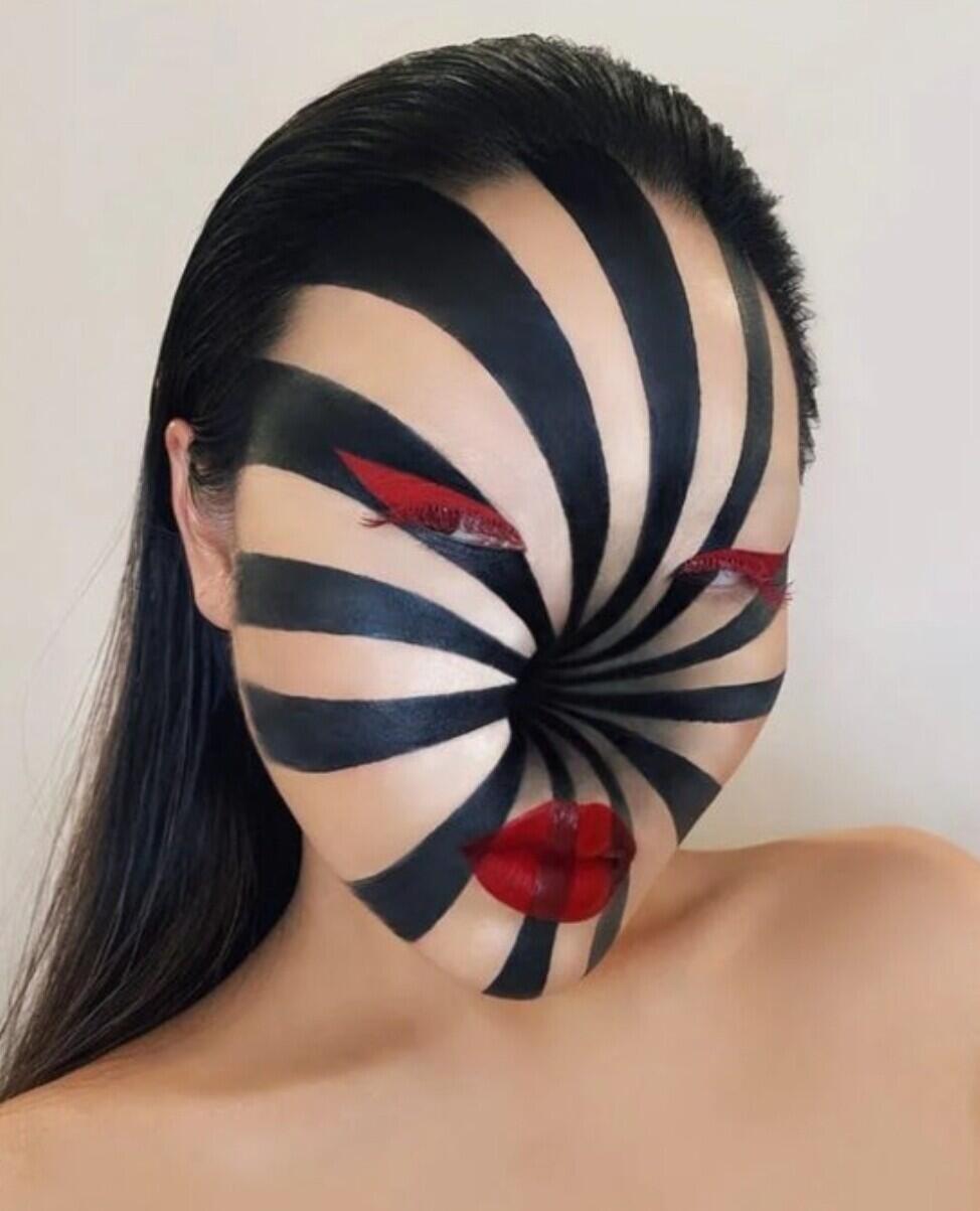 7 Make-Up buatan Artis ini Akan Mengubah Cara Pandangmu Terhadap Dunia Makeup