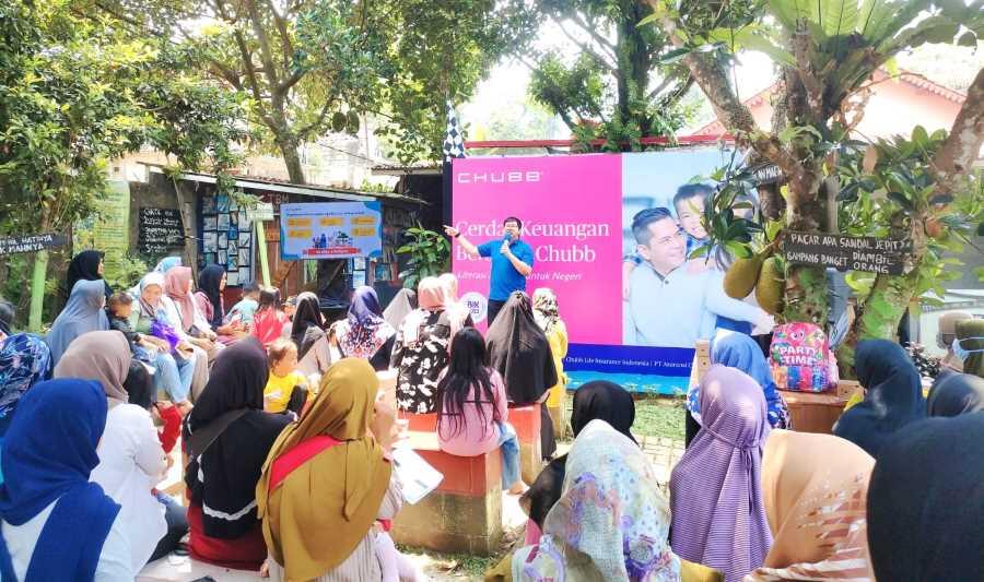 Chubb Indonesia Gelar Litrerasi Asuransi untuk Negeri di Taman Bacaan
