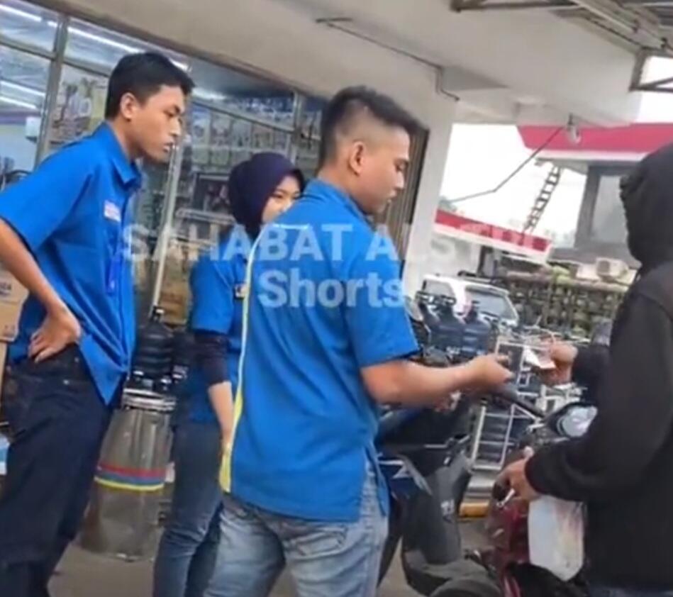 Kocak! Tunjukkan Kartu Ormas, Seorang Pria Tak Mau Bayar Belanjaan di Indomaret