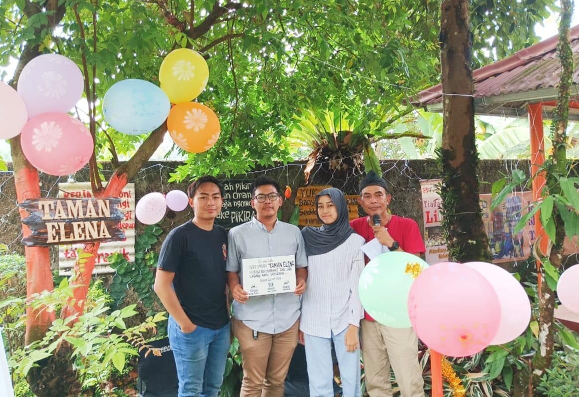 Taman Elena, Ruang Terbuta Nyaman Membaca Buku di Kaki Gunungg Salak