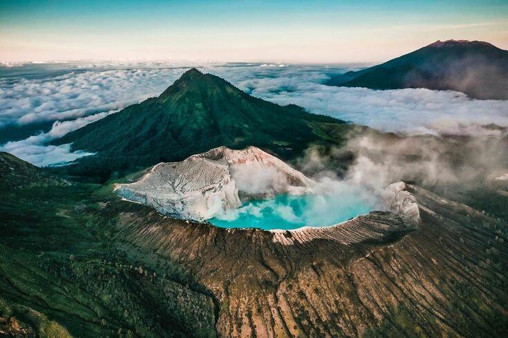 Kawah Ijen: Tempat Traveling Yang Indah di Indonesia