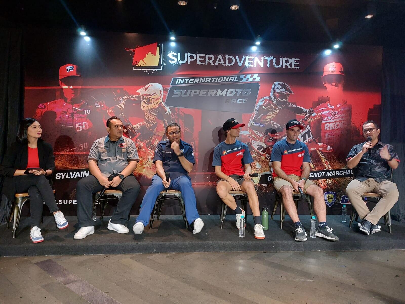 Dua Rider Dunia Ikut Turun di SuperAdventure International Supermoto Race 2023