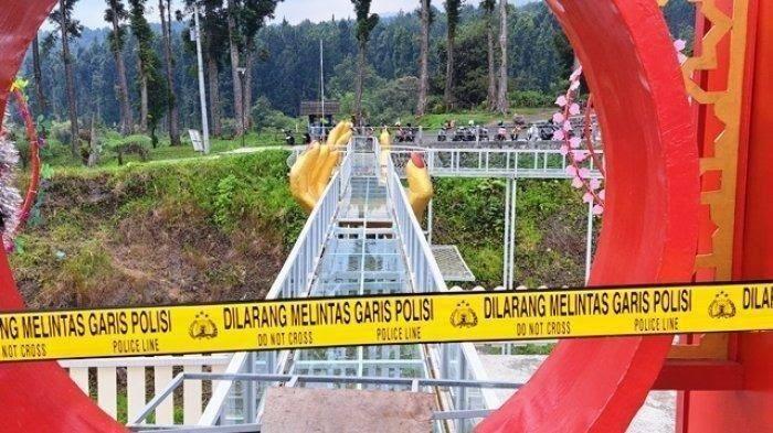 Jembatan Kaca di Limpakuwus Banyumas Pecah, 4 Wisatawan Jatuh, 1 Tewas