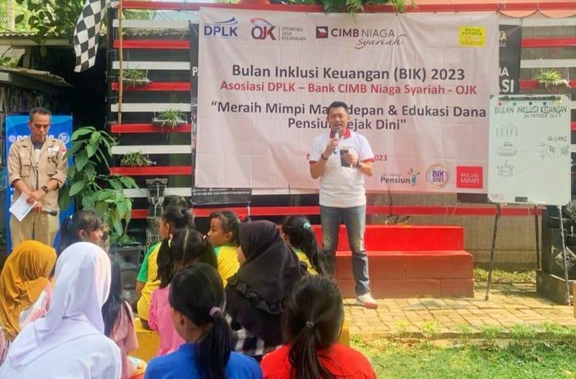 CIMB Niaga Syariah Donasi Buku ke Taman Bacaan Lentera Pustaka Bogor