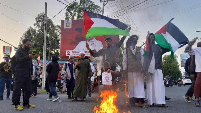 Bela PALESTINA, Warga Palu Gelar Demo di Depan Restoran FAST-FOOD! Apa Pengaruhnya?