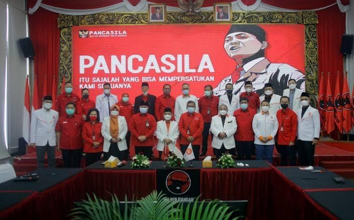 PDIP dan PKS Kompak Sentil Jamuan Makan Siang 3 Capres di Istana