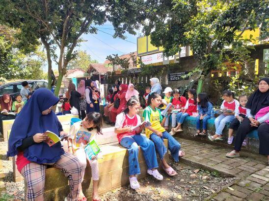 Prioritas di Taman Bacaan Itu Perbuatan Bukan Omongan