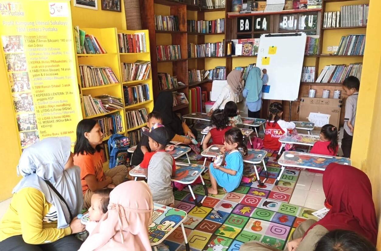 Saat Berkiprah di Taman Bacaan, Inilah Prinsip yang Harus Dijunjung Tinggi