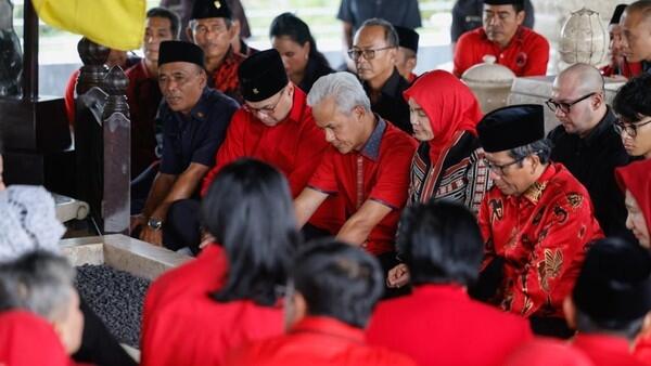 Ziarah ke Makam Soekarno, Ganjar: Bela Wong Cilik Harus Dilanjutkan

