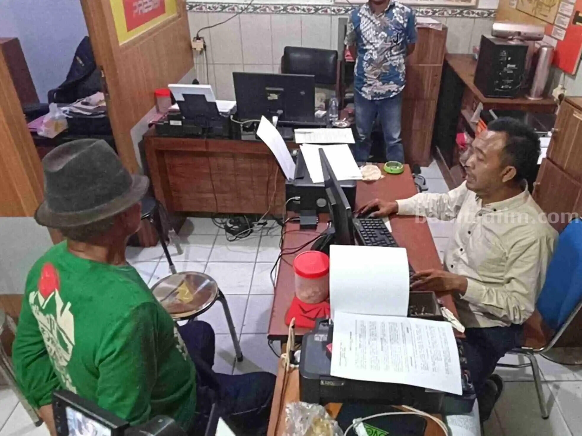 Diduga Dendam, Kakek di Tuban Tega Tebas Tetangga dengan Samurai