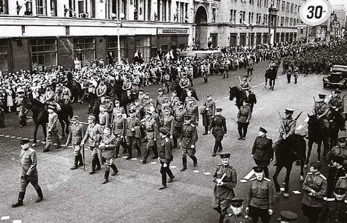 Apocalypse World War 2: Tahun 1944 Akhirnya Tentara Jerman Bisa Berparade di Moskow!