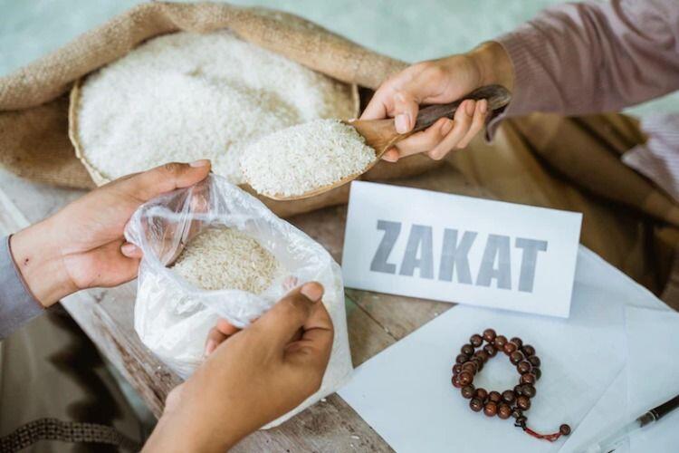 Inilah Jenis Zakat yang Wajib Ditunaikan di Akhir Tahun!
