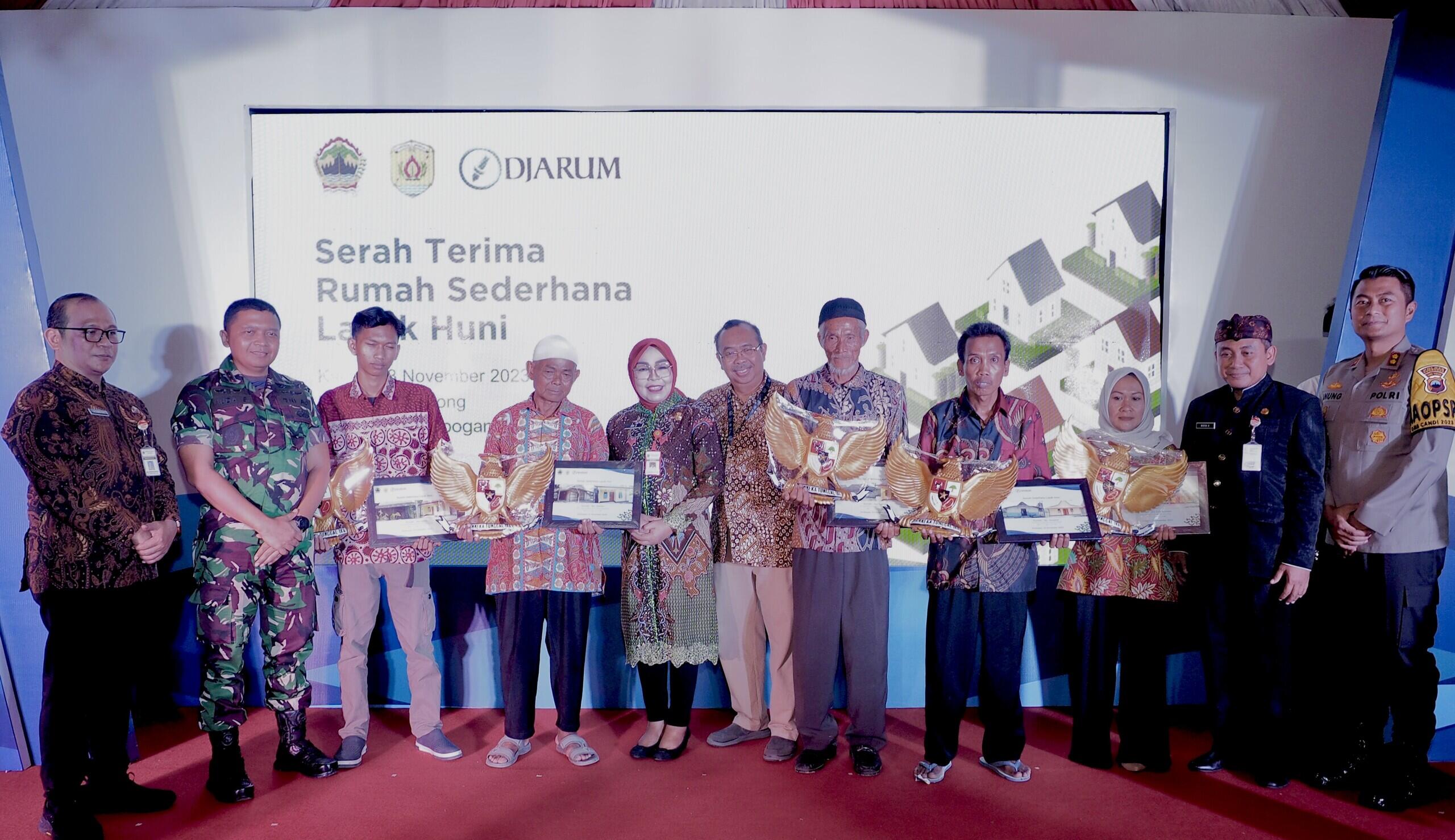 PT Djarum "Bedah" 10 Rumah di Grobogan & Blora