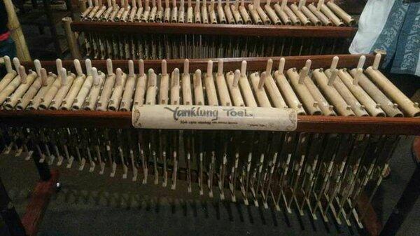 Mengenal Alat Musik Angklung dan Cara Memainkannya