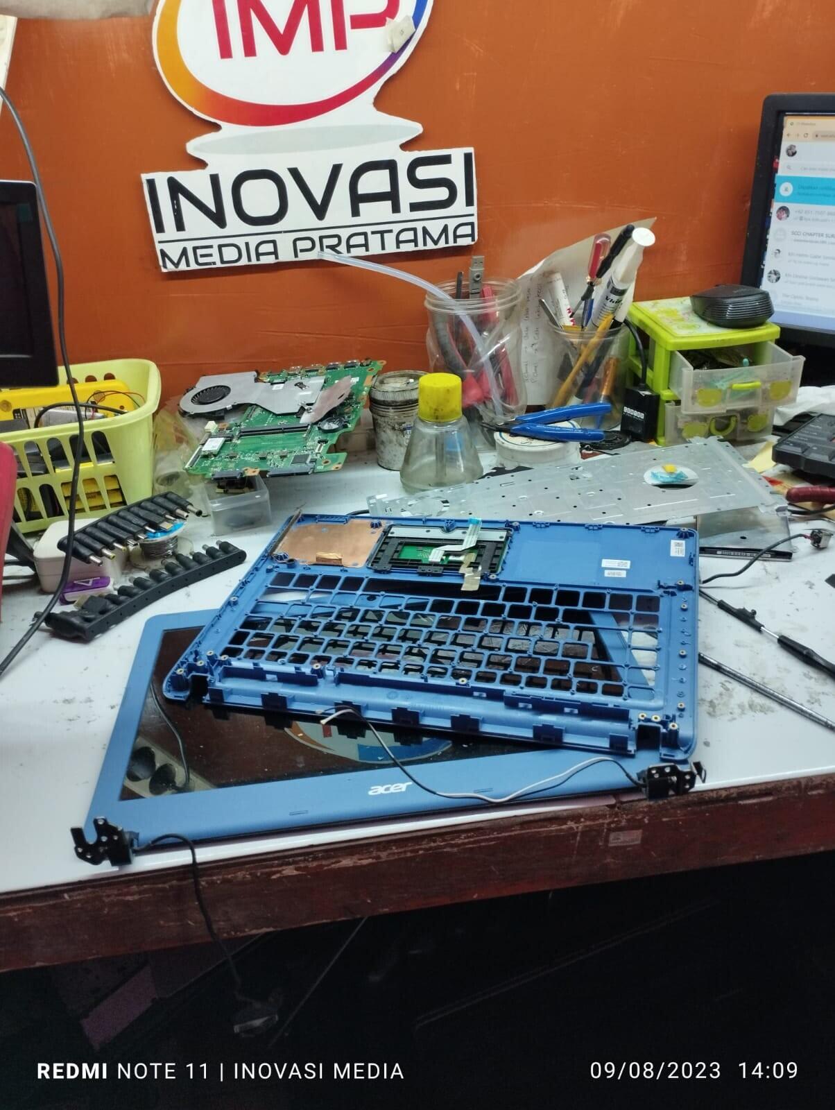 Jasa Service Laptop dan Komputer Surabaya Spesialis Engsel