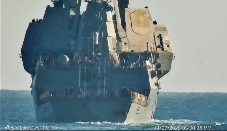 Dua Tahun Tidak Bertemu, Kapal Destroyer USS Pinckney Tampak Jadi Gendut