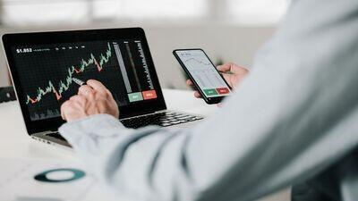 Penerapan AI di Bidang Investasi