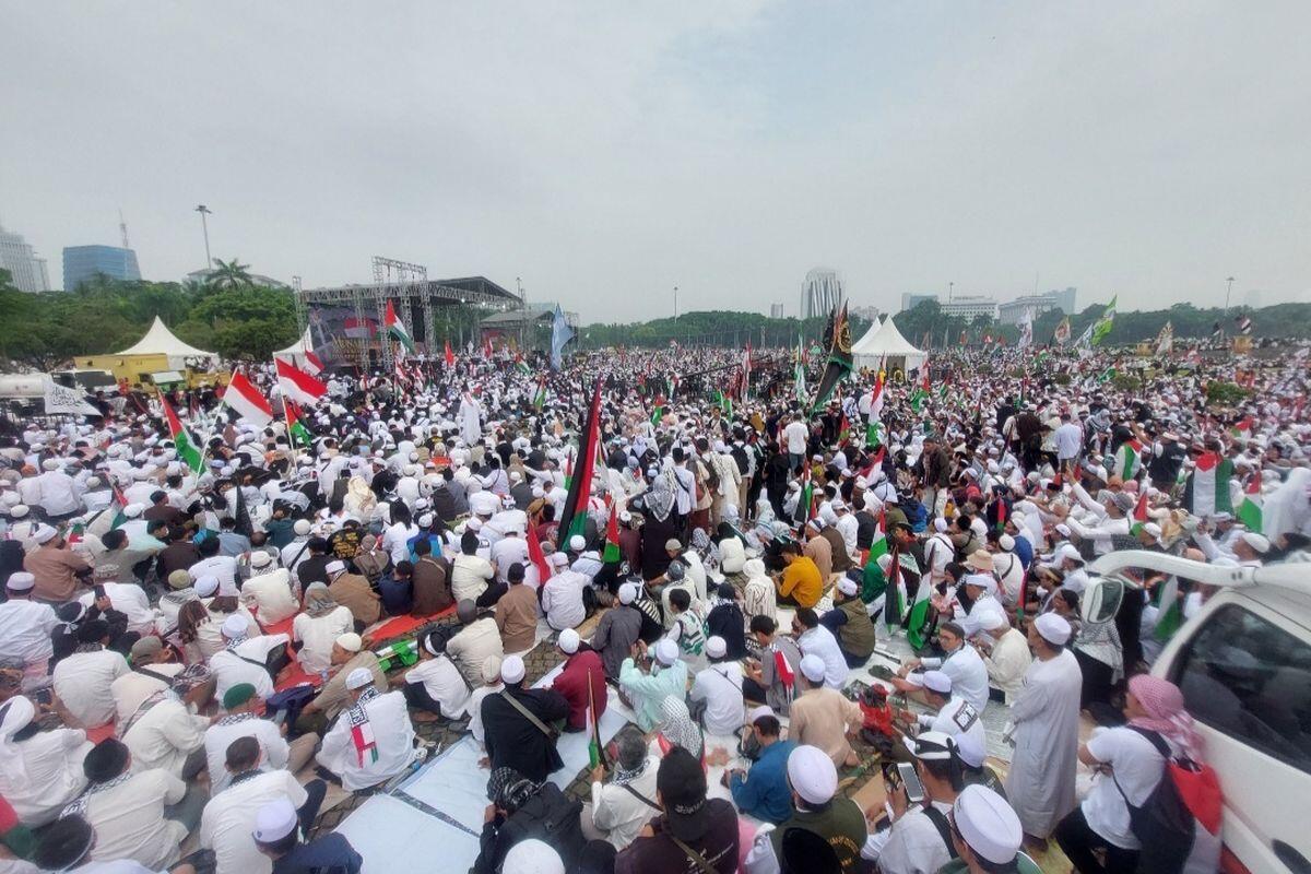 Aksi Munajat 212 di Monas, Peserta Tak Henti-henti Teriakkan Free Palestine!