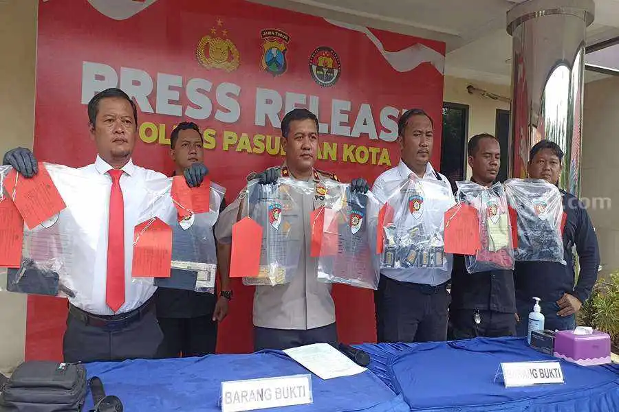 Kesal Ditagih Investasi, Pria Sidoarjo Bunuh Teman di Grati