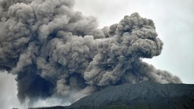 Masyarakat Kaitkan Awan Berbentuk Lafadz Allah Dengan Erupsi Gunung Marapi!