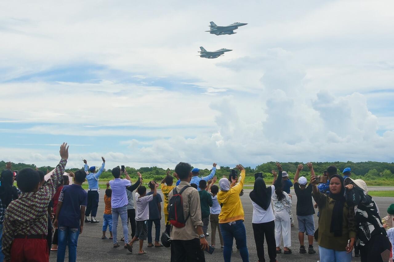 Asah Kemampuan Tempur, F-16 Sparring dengan KRI Imam Bonjol di Laut Natuna Utara