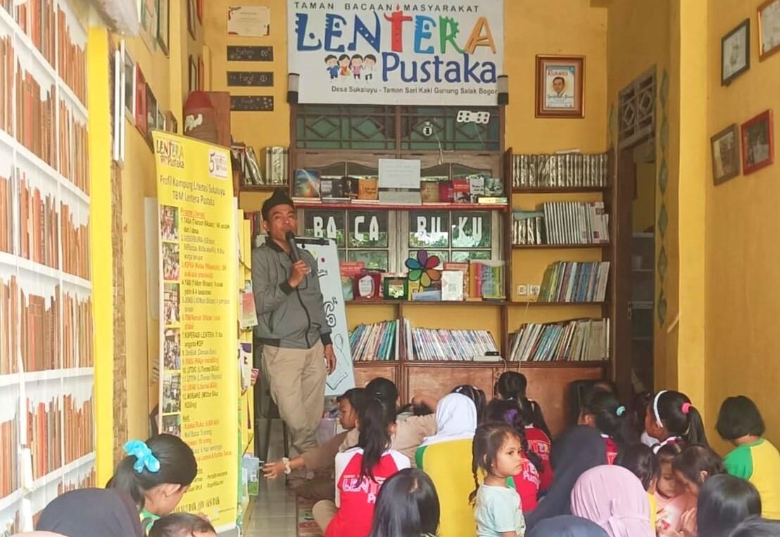 Yuk Berkiprah di Taman Bacaan sebagai Ladang Amal, Kok Bisa?