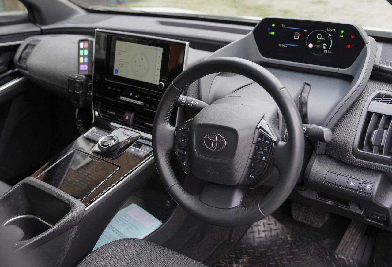 Toyota bZ4X Dipilih Jadi Mobil Patroli Baru Polisi Taman di London