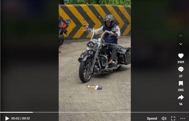 Ustadz Abdul Somad Bawa Harley-Davidson dan Mampir di Sitinjau Lauik

