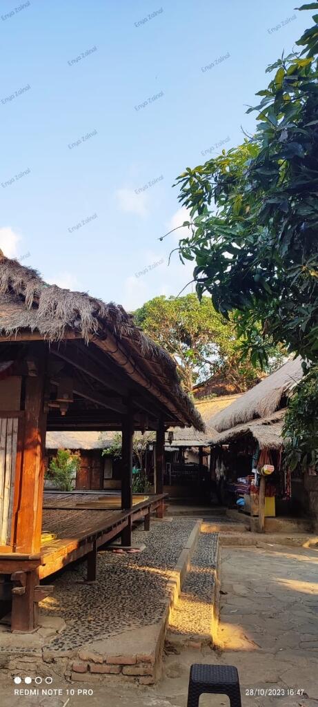 Pesona Desa Adat Suku Sasak Sade, di Pulau Lombok, Nusa Tenggara Barat
