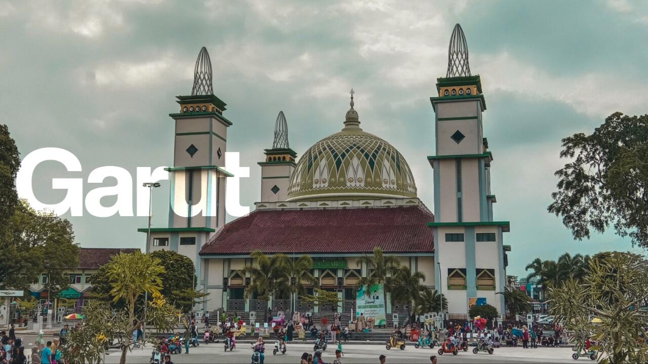 Ini dia Tips &amp; Trik Mendaki ke 3 Gunung Legendaris di Garut, Liburan pasti seru!