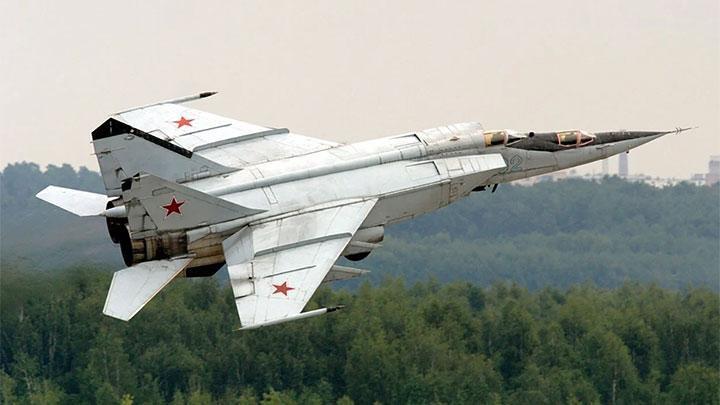 Viktor Belenko: Pilot yang Dulu Membawa Kabur MiG-25 Foxbat Meninggal Dunia