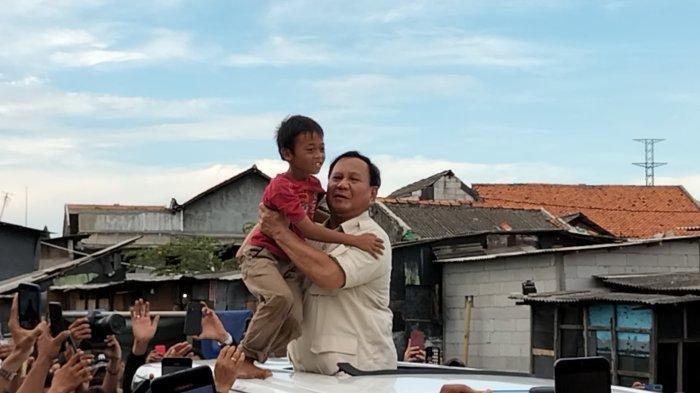 Prabowo Bikin Senyum Megawati Merekah, Kemeja Harumnya Jadi Kado Indah Akhir Thn 2023