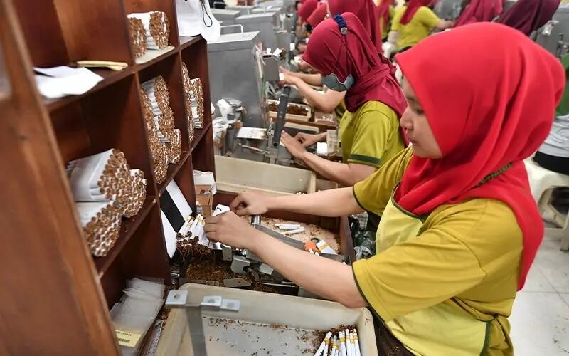 Harga Rokok Resmi Naik Mulai Hari Ini, Mendorong Masyarakat Punya Gaya Hidup Sehat