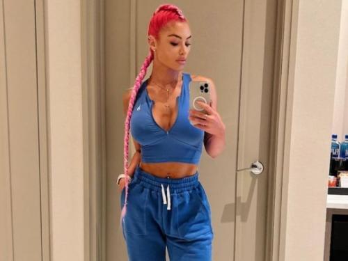 10 Pegulat WWE Paling Seksi, Model Dunia