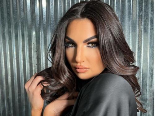 10 Pegulat WWE Paling Seksi, Model Dunia