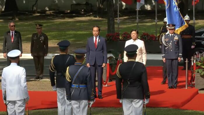 Berdasi Merah, Jokowi Bertemu Presiden Filipina Bongbong Marcos