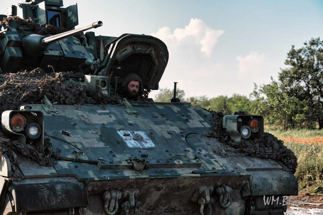 Duel Jarak Dekat, Bradley Ukraina Berhasil Mengalahkan Tank T-90M Rusia