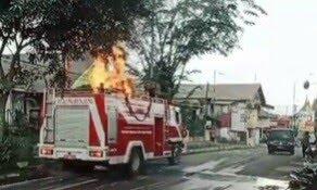 Mobil Pemadam Kebakaran Terbakar, Warga Bingung Mau Hubungi Siapa!