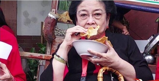 Megawati Sebut Intimidasi Banyak Dirasakan Masyarakat, Mahfud: Kalau Saya Biasa Saja