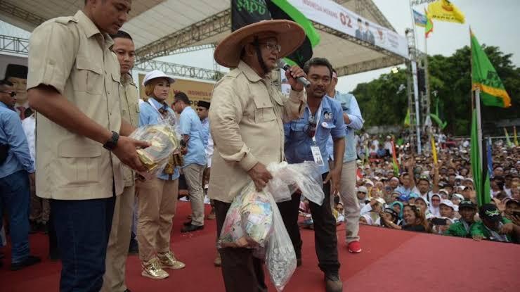 Diwarnai Bagi-bagi Uang, Bawaslu Jakarta Utara: Blusukan Prabowo ke Cilincing Sebagai