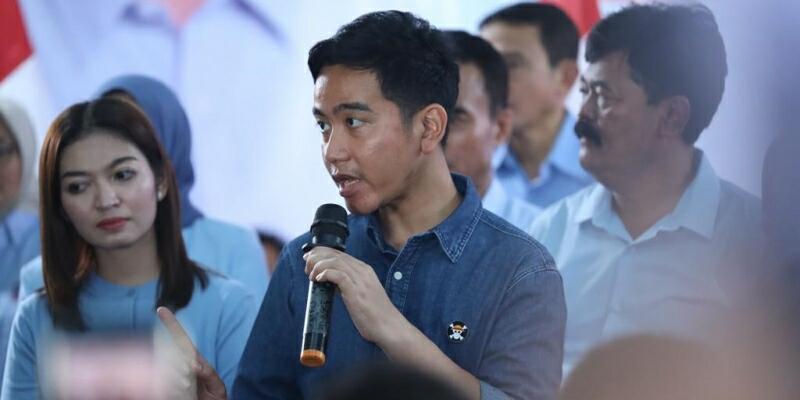 Jokowi Sindir Jalan Jateng Rusak, Gibran: 'Jalan Jateng Rusak Semua, Tapi Solo Halus'