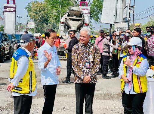 Jokowi Sindir Jalan Jateng Rusak, Gibran: 'Jalan Jateng Rusak Semua, Tapi Solo Halus'