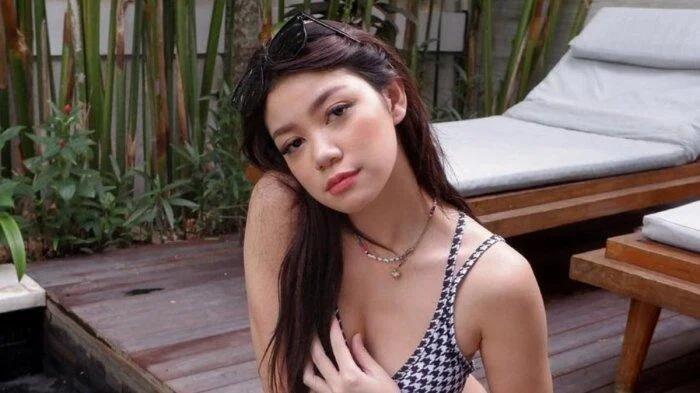 Regina Phoenix dan Kisah Asmara dengan Niko Al Hakim