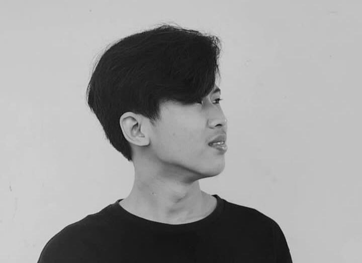 GILANG MC MEMILIKI GAYA YANG UNIK DALAM MENYAMPAIKAN PESAN CINTA